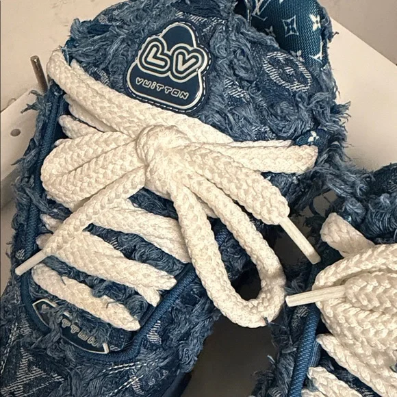 Louis Vuitton Textured Blue Sneakers with White Accents - Picture 4 of 8